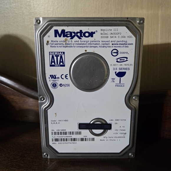 7V300F0 Maxtor MAXLINE 300GB 7200RPM 3Gbps 3.5" SATA HDD Hard Drive - Picture 1 of 4